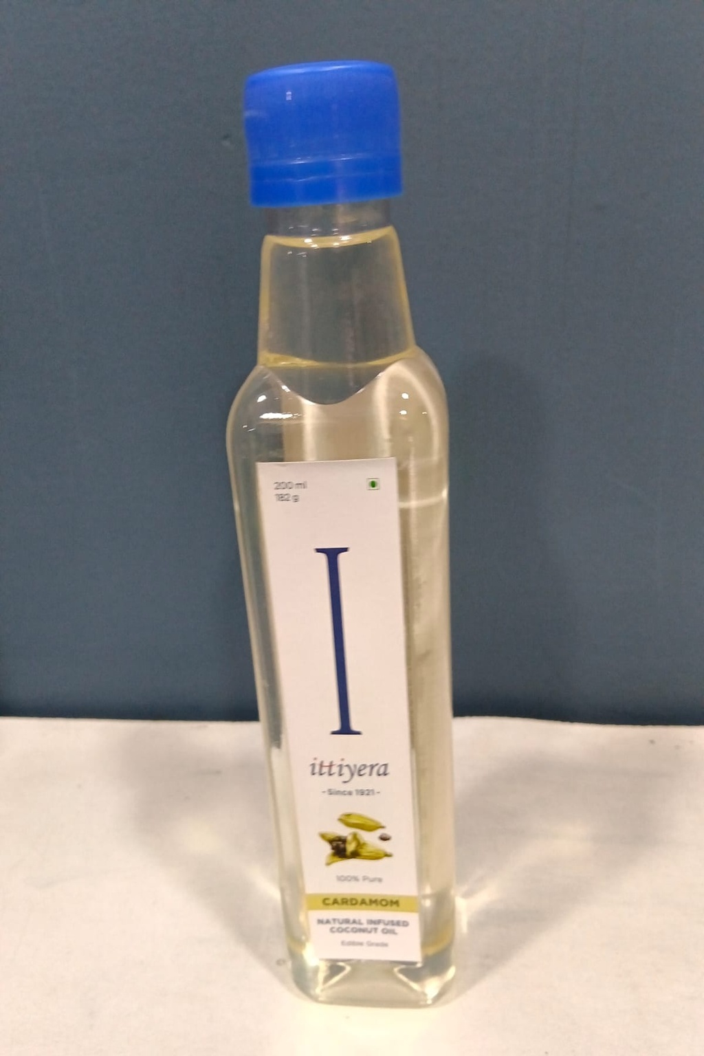 ittiyera_cardamom_oil_same_dimensions